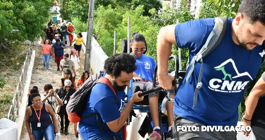 Jovem moradora do Caramujo conhece a Ilha da Boa Viagem através do Programa Ecotur Sem Barreiras