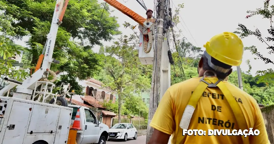 Prefeitura de Niterói intensifica ações de retirada de postes e fiações expostas