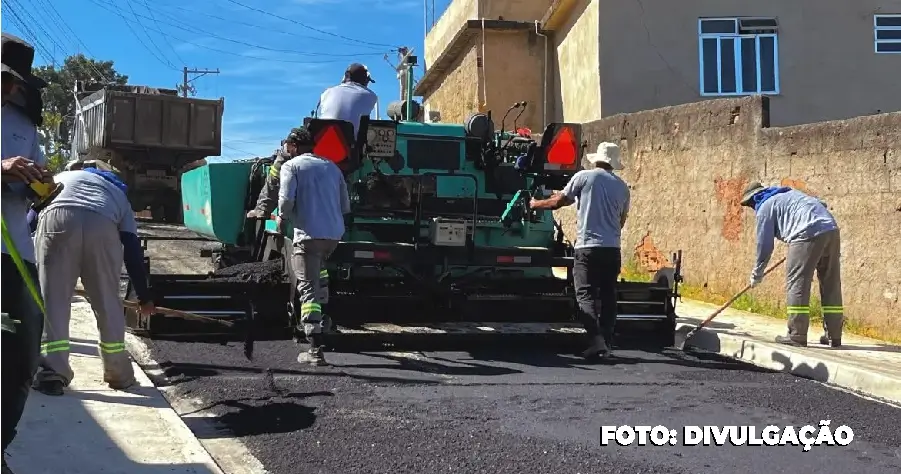 Asfalto chega ao Morro da Caixa D’água, em Japeri, após cinco décadas