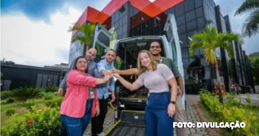 Prefeitura de Belford Roxo recebe veículo adaptado