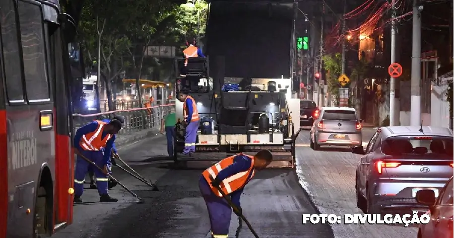 Prefeitura de Niterói realiza recapeamento da Alameda São Boaventura, no Fonseca