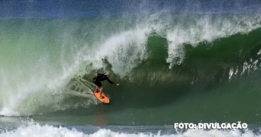 Itacoatiara Big Wave 2024: Evento de Ondas Gigantes em Niterói