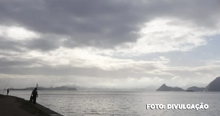 Frente fria traz chuva e queda de temperatura no Rio