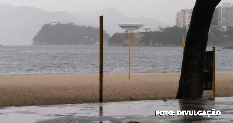 Frente fria traz chuva e ventos fortes em Niterói