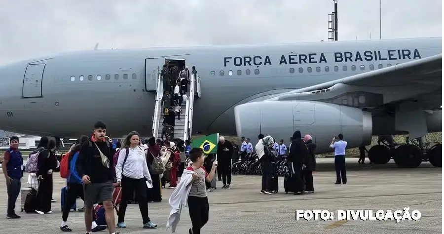 Quinto voo de repatriação de brasileiros do Líbano pousa em São Paulo