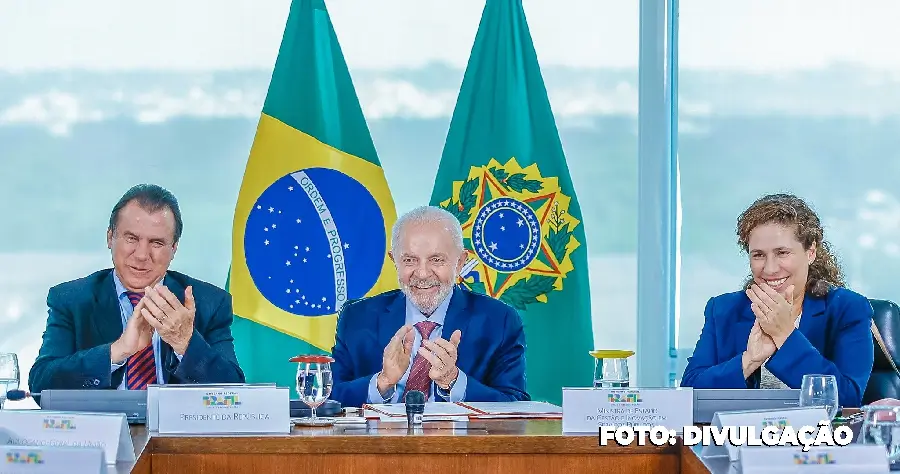 Redução da Jornada de Trabalho no Brasil: O Que Esperar?