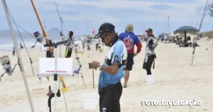 Final do Circuito de Pesca Esportiva na praia de Itaipuaçu em Maricá