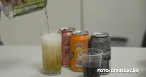 Imposto sobre refrigerantes no Brasil e preocupações com a saúde pública.