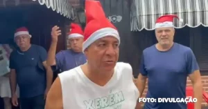 zeca-pagodinho-presenteia-criancas-xerem-com-amor-e-solidariedade