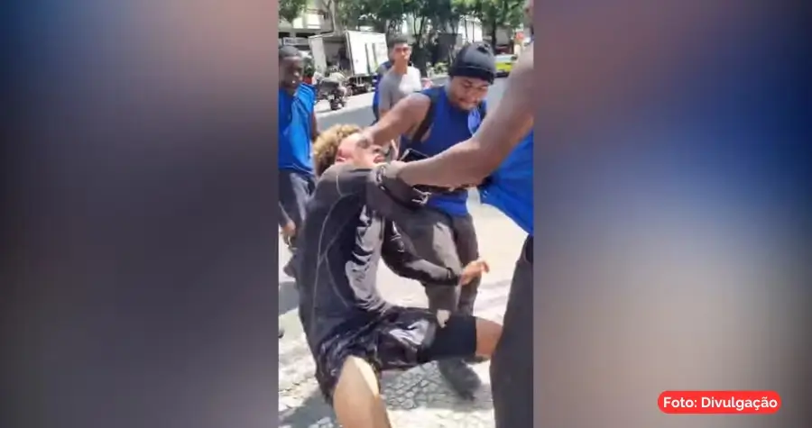 VÍDEO: Suspeito de roubo de bicicleta em Copacabana é levado por populares até delegacia